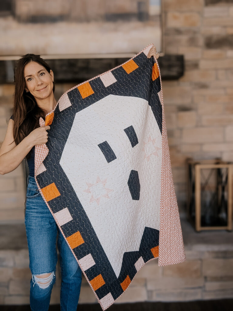 cheeky ghost quilt using sparkler fabrics